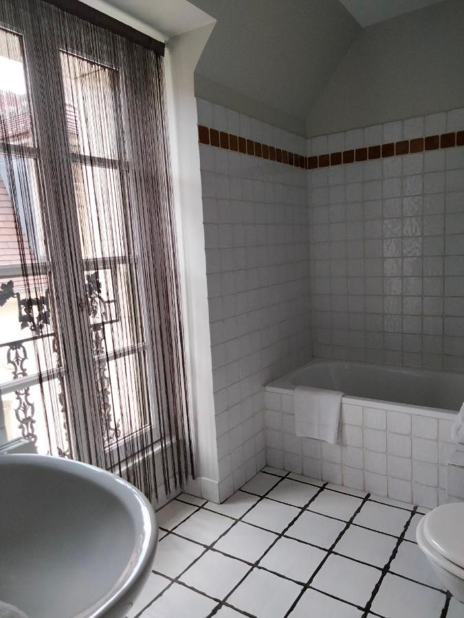 Les Appartements De Chablis Exterior photo